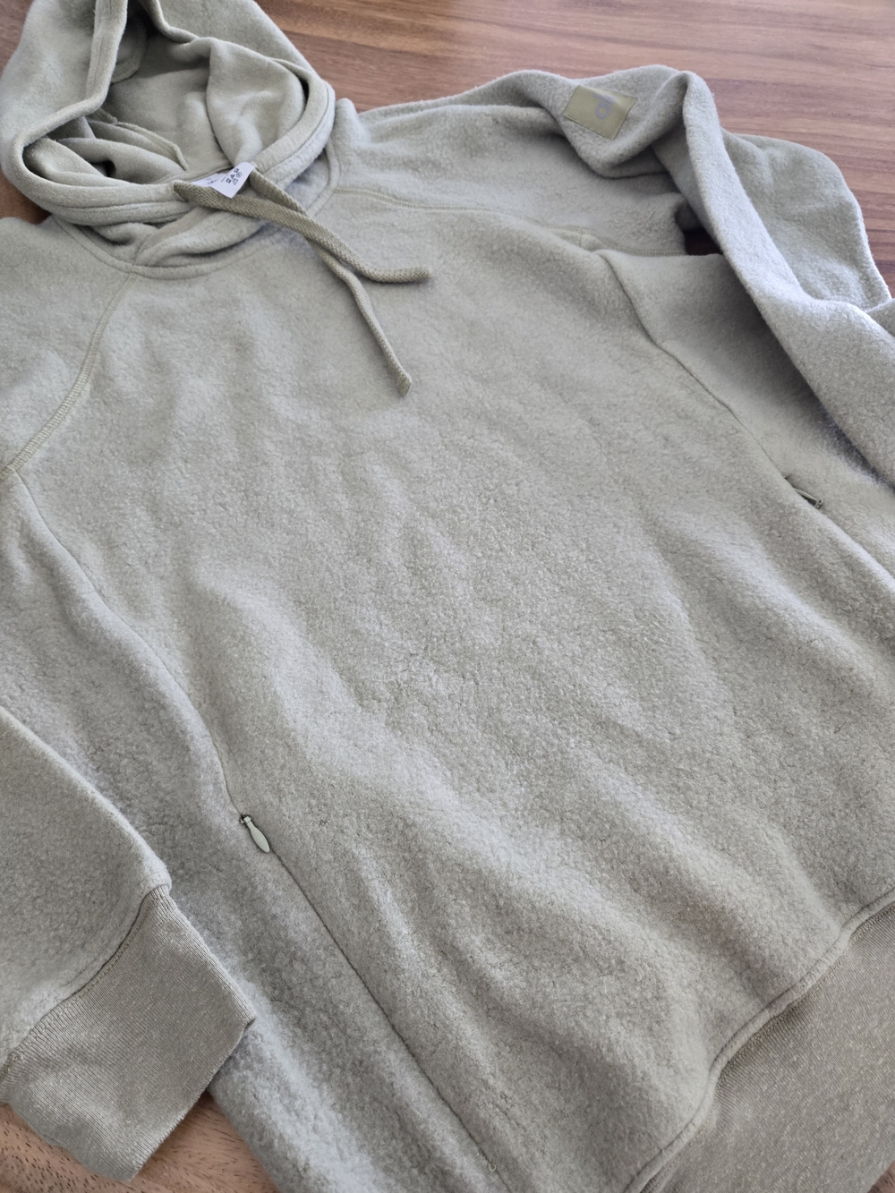 ALO Yoga Women Light Sage Green Fleece Puffer Jacket - Picture 4 of 5